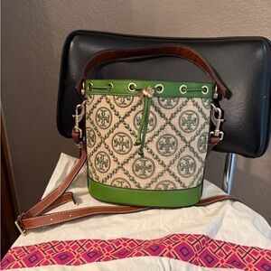Tory Burch bucket purse